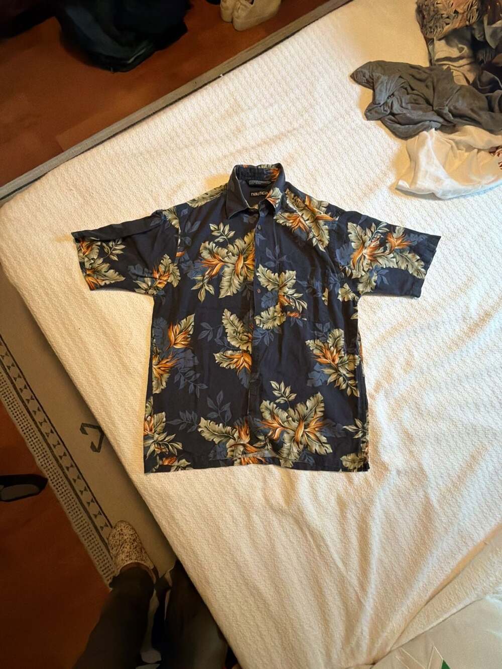 Nautica Short Sleeve Button Down Hawaiian Tropical Floral Print Shirt Men's Medi